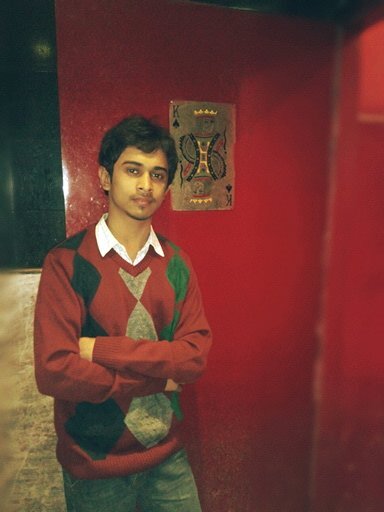 mere peeche mat aana