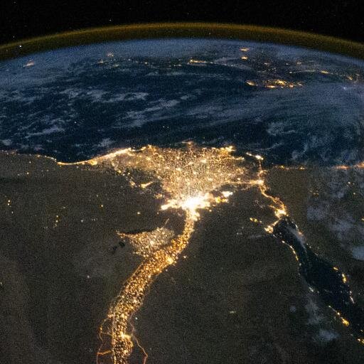 ‏‏‏نفسي كل حاجة فى حياتنا تبطل تتأخر. ياريتنا نوصل حتى إلا خمسة