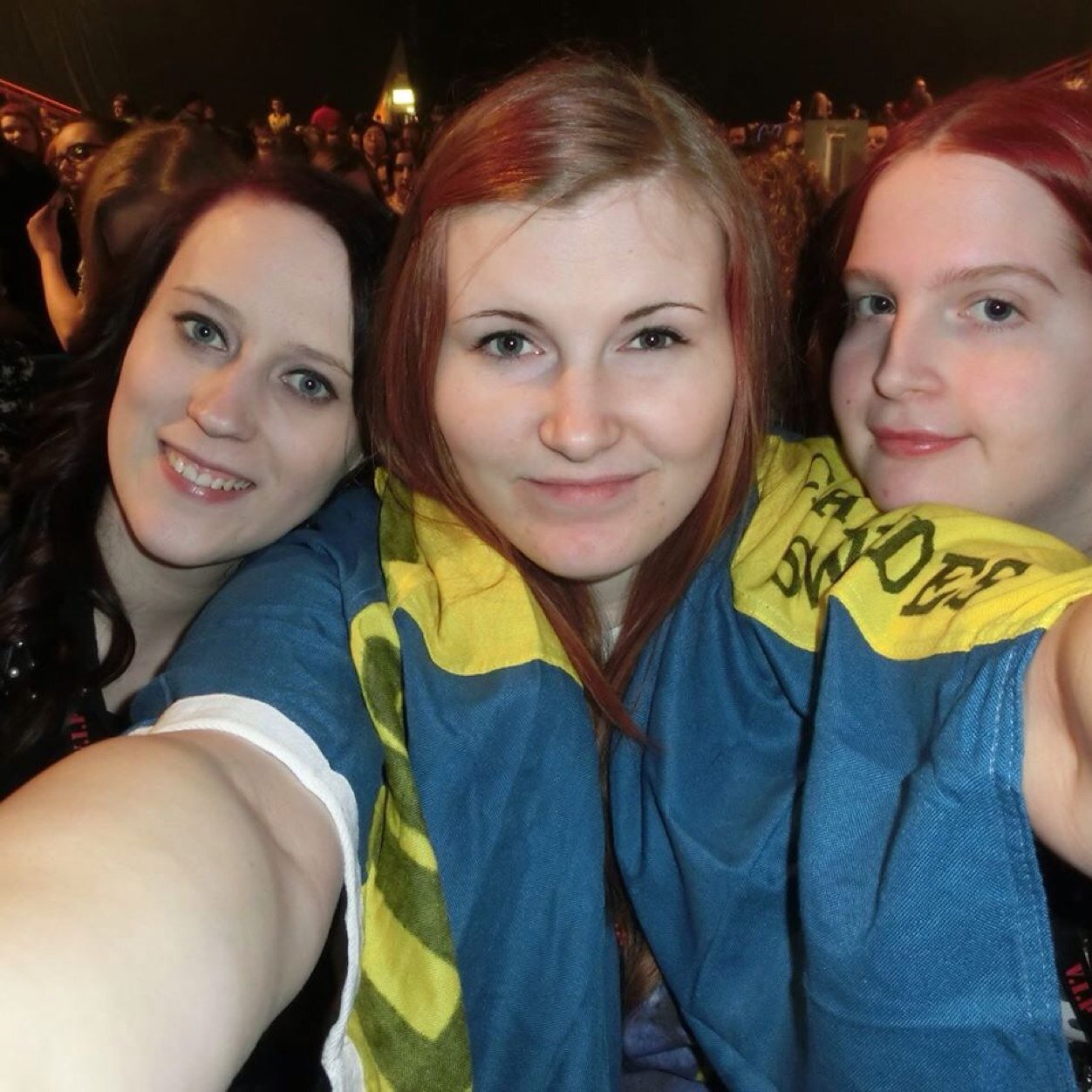 Swedish girls that are emotionally damaged because of a band called The Wanted @perfectparker @isabelleziden @eoroiocoa