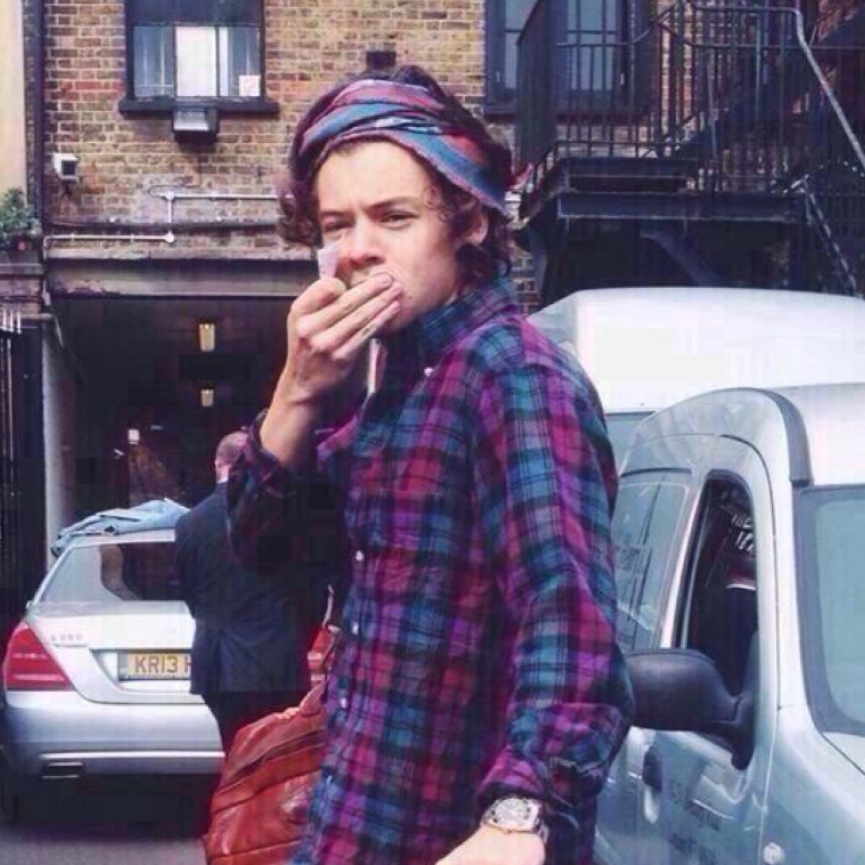 Please follow @alohaaniall , please help her get to 2.6k x ! ASK FOR A FOLLOW BACK!! , love you all beautifuls xxxx