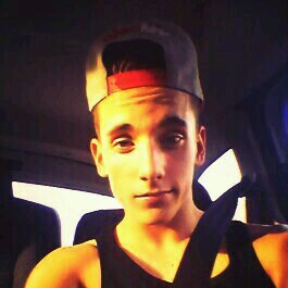jvie ma vie avec ske me donne la vie ! snapchat: lorenzomgt ; insta: LORENZO_MGT