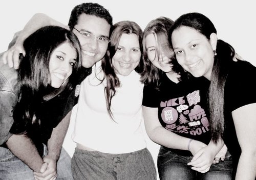 Acesse http://t.co/oPY9Na7SS8 Idealizadores: Jonas, Analú, Morgana, Dely e Patricia Lorenzi.