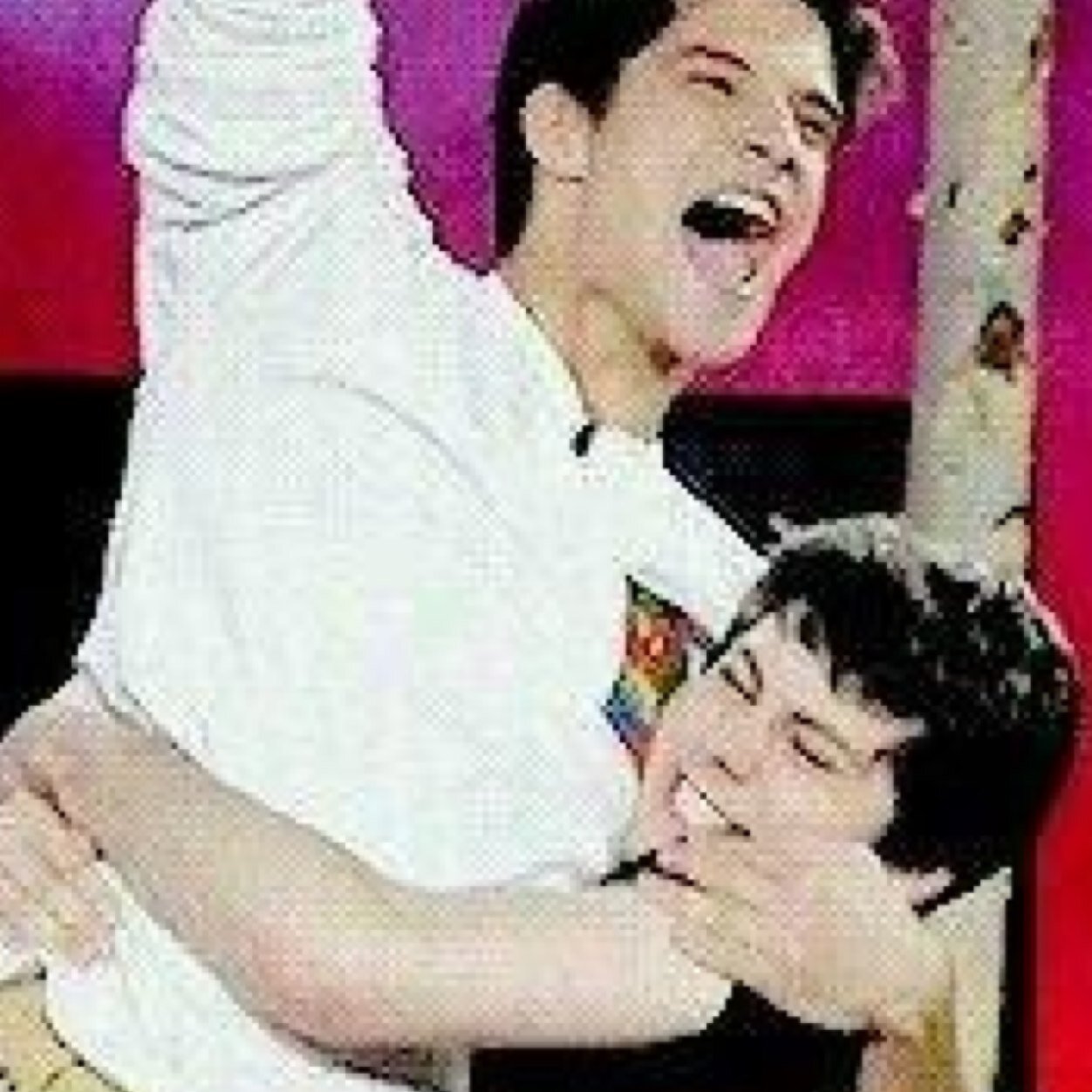Free follow from @siredtosterek because your awesome.