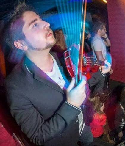 Musician, Violinist, Live act performer