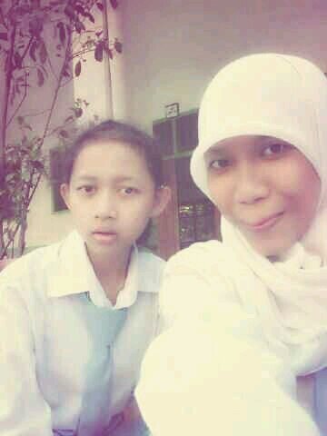 639b549d6eb34b5's profile picture. Farmasi2016 | calon apoteker o:) | follback? mention aja