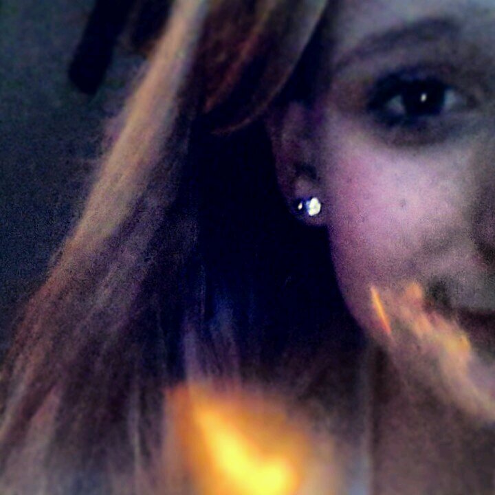 Hardstyle ♡/ life is too short, to spend time with people who suck the happines out of you.