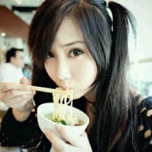 just an ordinary girl who love many things.. and also i love my bf :* follback? just mention, thanks :)