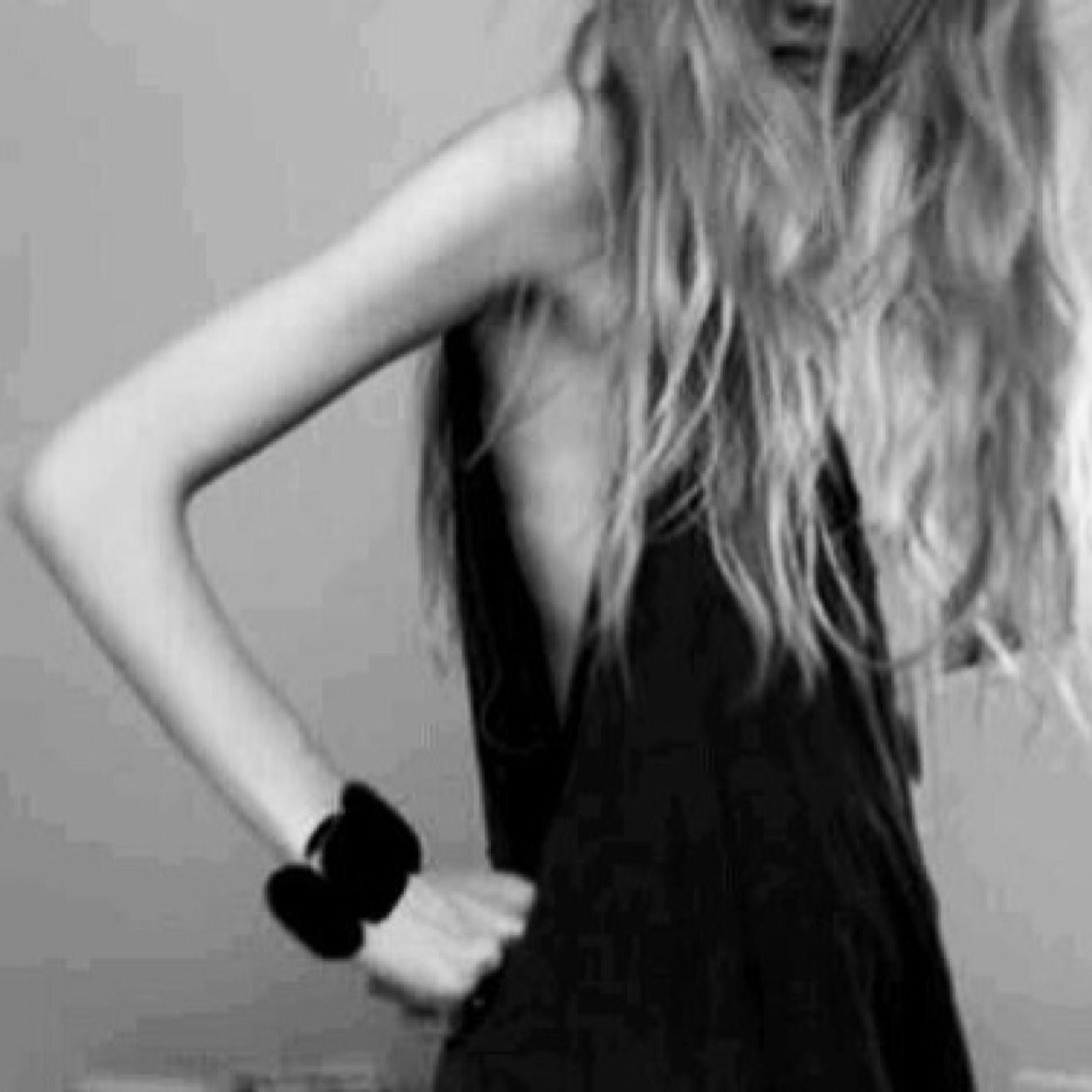 Just another girl wanting to be skinny if u need to talk im always here. ❤❤❤Sometimes you've gotta fall before you fly -Kellin Quinn