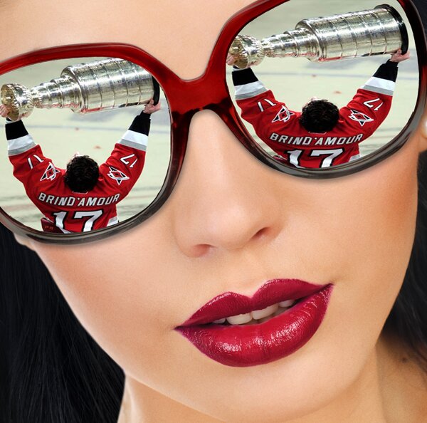 Hockey People, Players and Fans in Pictures!
#nhl #hockey #becauseitsthecup #hockeyhottie #hockeypaint #bikinihockey #FanFrenzy