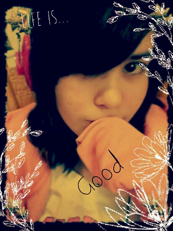 I love to sing, dance, and draw I love walking dead and marianas trench. I give great advice to people and will folow back!