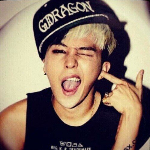 Kpop lover~ SHINee,b.a.p,BigBang,exo,topp dogg,snsd,f(x)...love me. Jongkey shipper~ @keyollolo