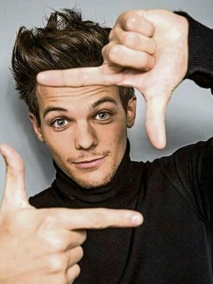 ~ Directioner ~  ONE DIRECTION are my life.     I LOVE YOU SO MUCH @Louis_Tomlinson :3 ITALY:3