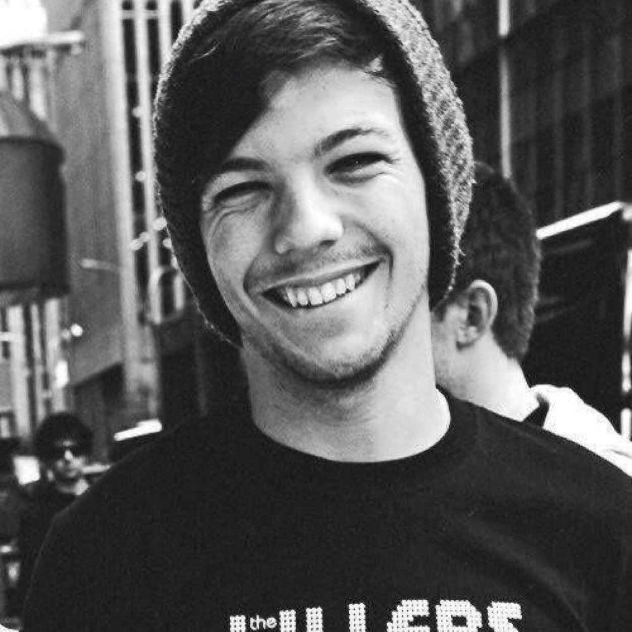 Please, PLEASEE Go follow @louvelytea GO GO GOO!  @louvelytea