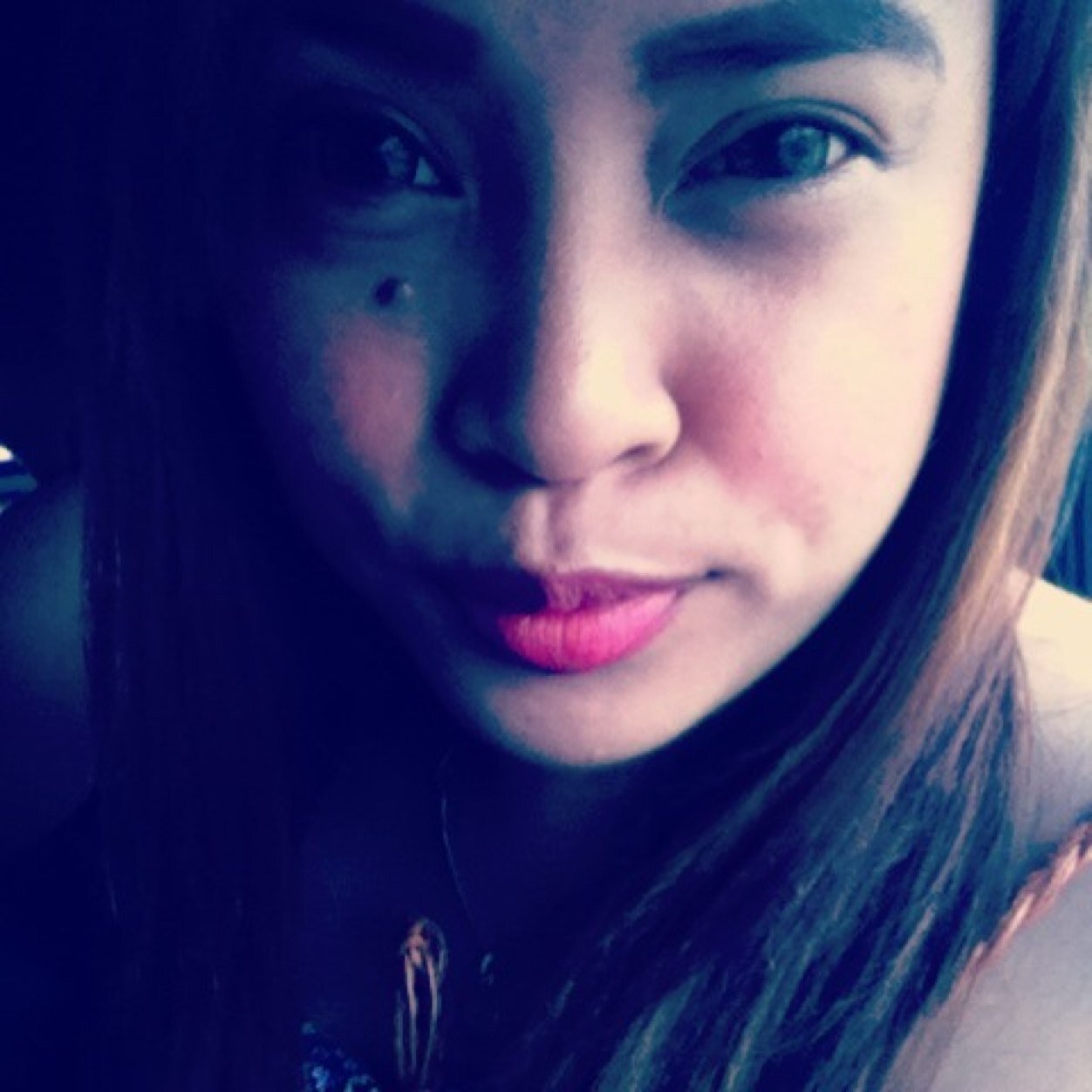 HI i'm sharmagne hermano,.sept29,1993.
--- ALWAYS RMEMBER NOT evry1 who is SWEET 2 u, LOVES u...:DD