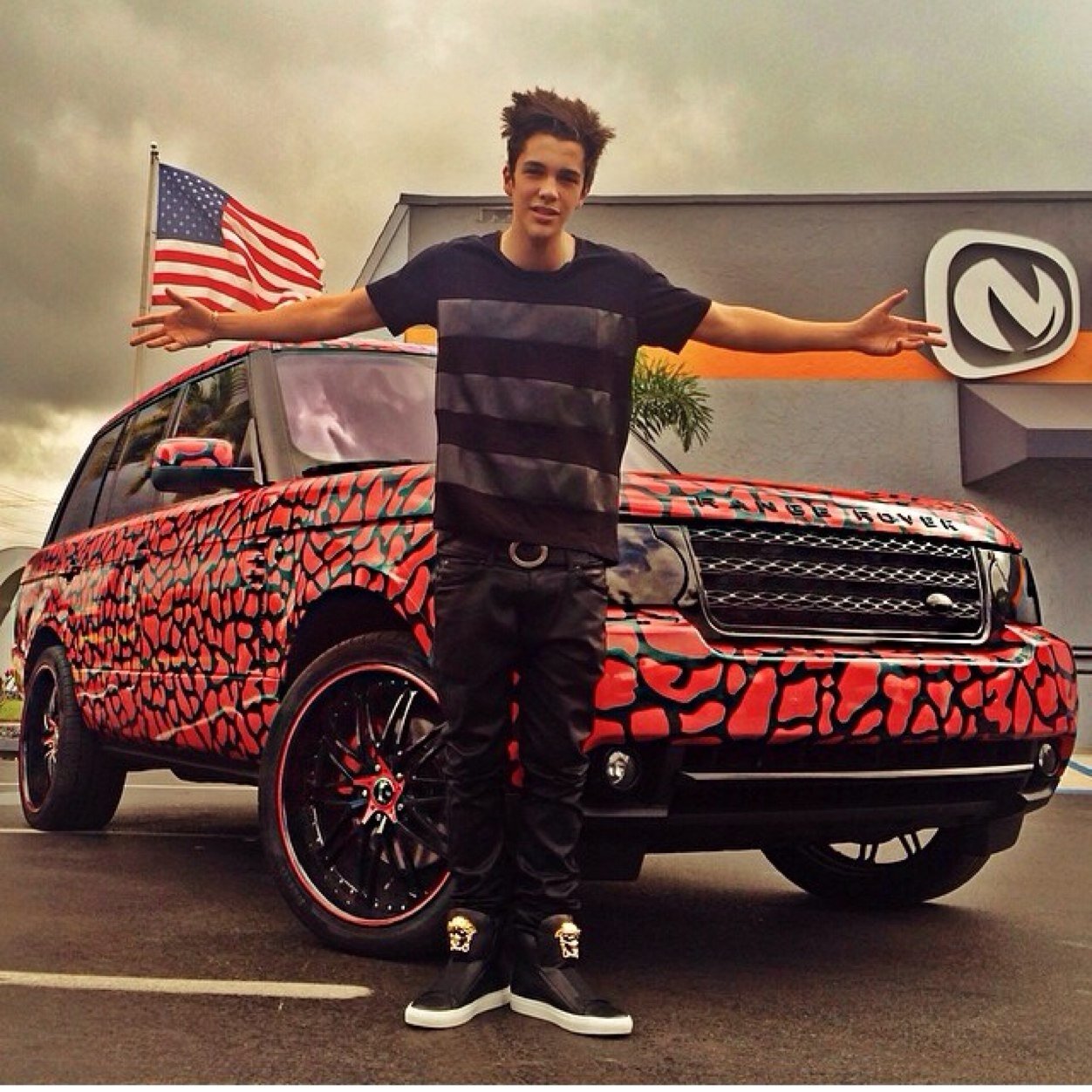 Austin is my Everything! Followed 8/5/13 ∞ Saw Austin Live 5/4/13 & 3/2/14∞ Met Austin 3/2/14
