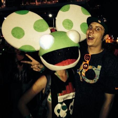 ℒℴ ℚuℯ ℳℯ ℋacℯ ℱℯℓiz ℯs ver a Rubius y Mahe :3