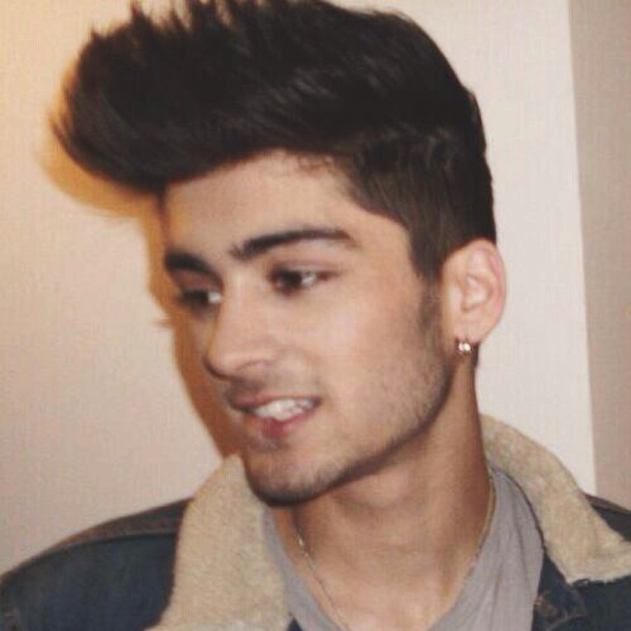 FOLLOW @zayngirI1D