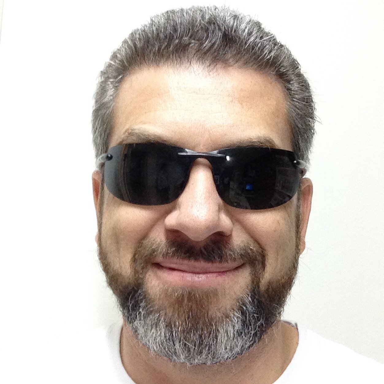 jeffe_castro's profile picture. Tenho esposa maravilhosa, dois filhos sensacionais, grandes amigos, Ministério Chama Coral, vendedor de equip. Laboratórios e Aguardo a breve volta de Jesus!!!