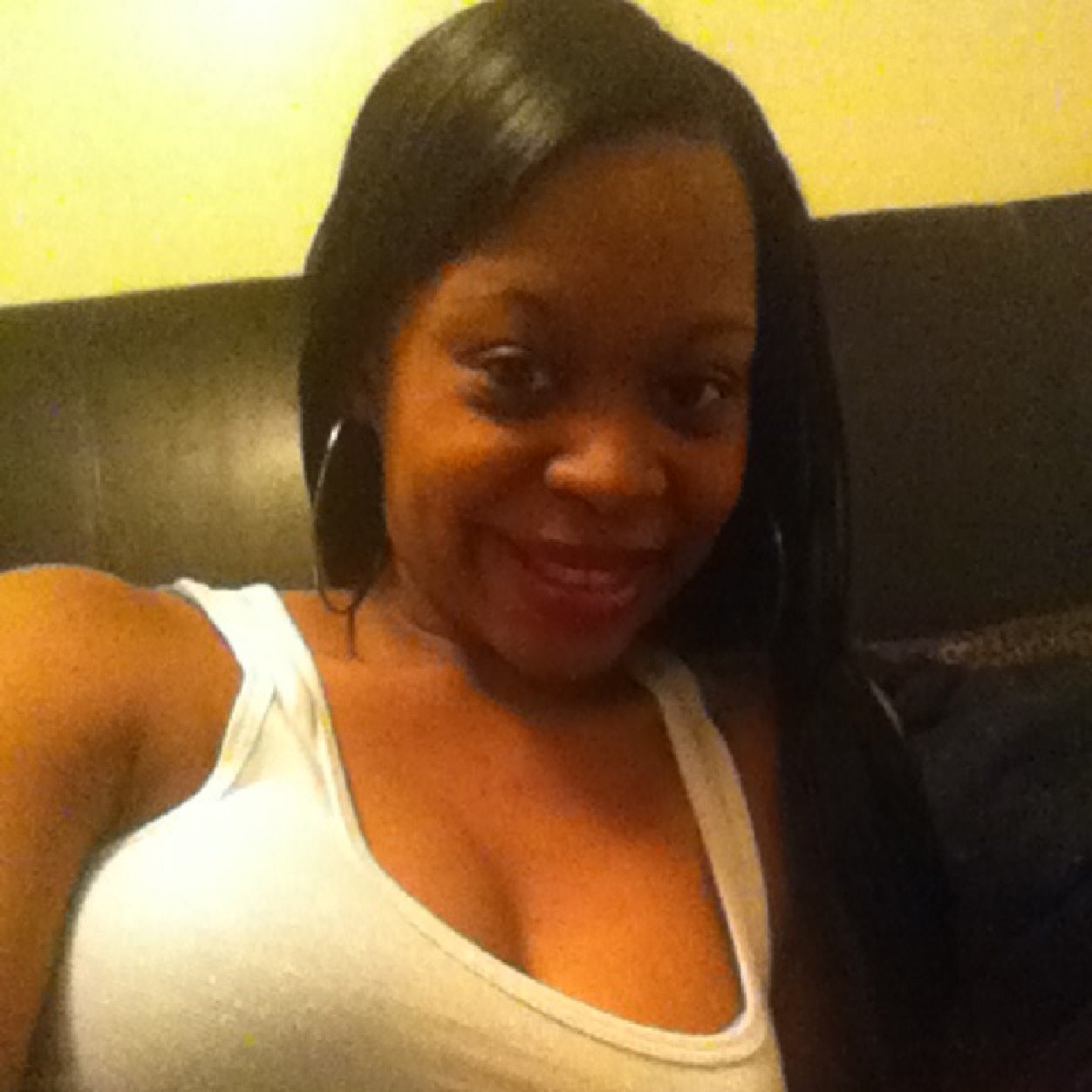 Mother to 2 Handsome Boys... Ihv Biahs Envy'n Me... Owell Yu Can Try But Im The Original Babe...