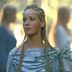 Esposa de Elrond, consumida por el dolor y el miedo. Madre de Arwen, Elladan y Elrohir #SpanishFakeESDLA