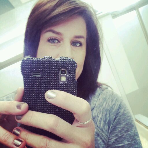 laurayocom's profile picture. I do it for the dirty looks.