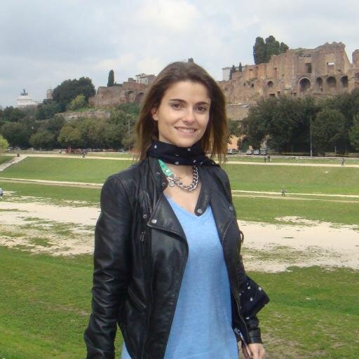 Social Media Manager, Organizadora de eventos, seguidora de nuevas tendencias e interesada por la moda, la cocina y los viajes.