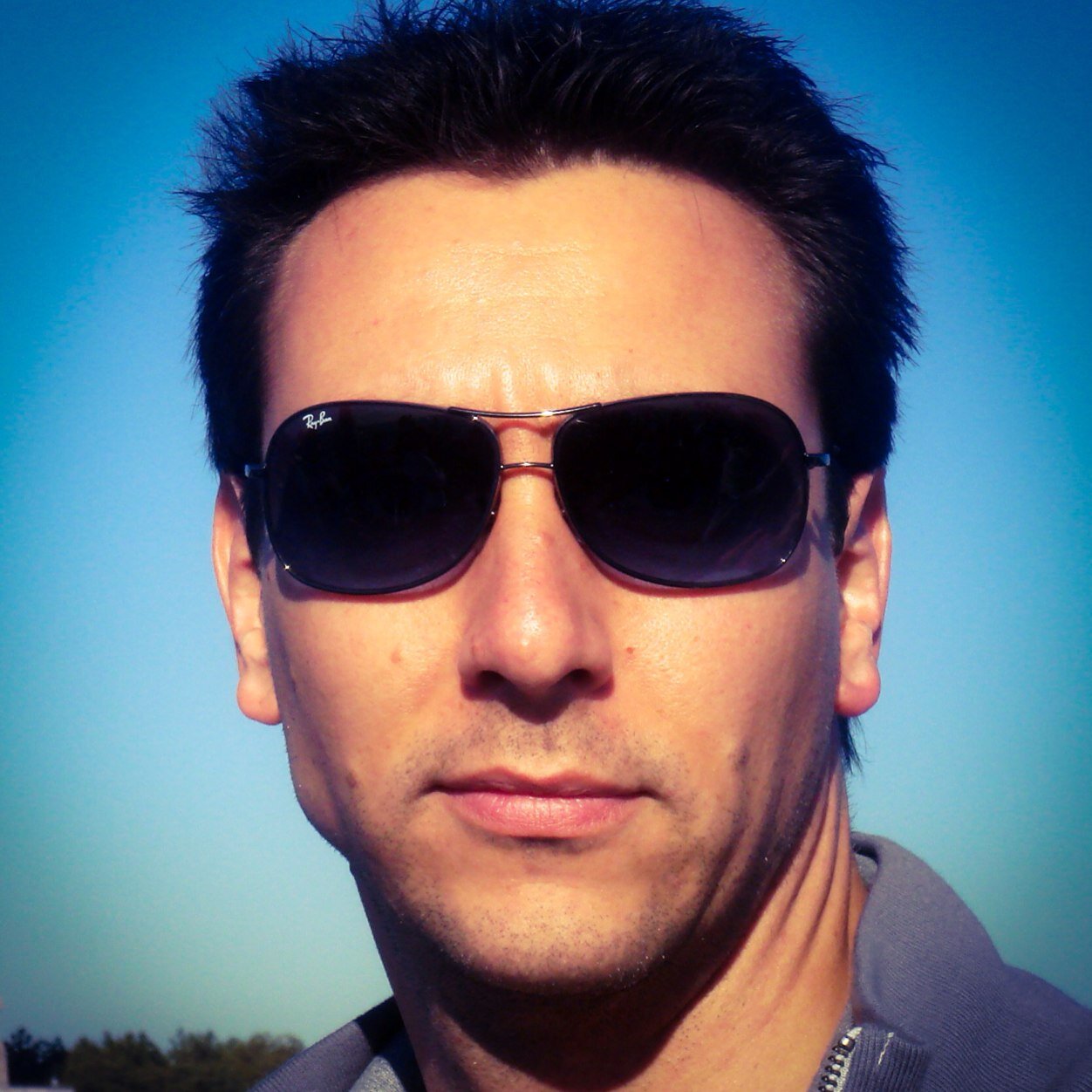 LeeBearton's profile picture. Me in 3 words: Really bad at maths.