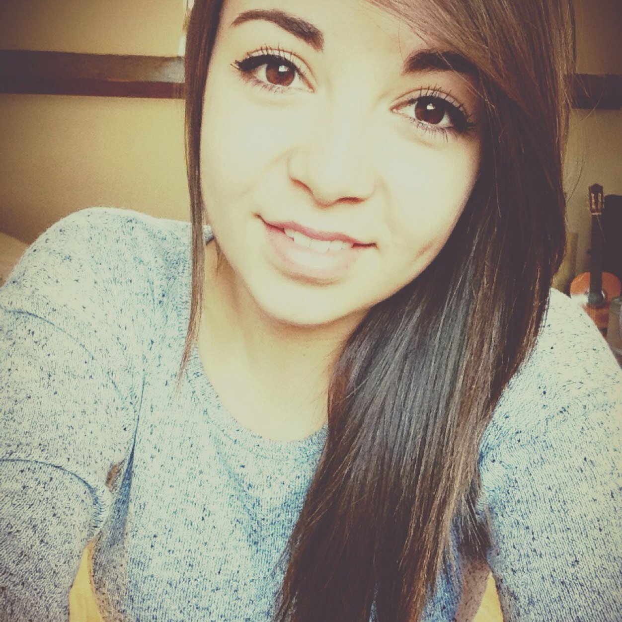 Absent depuis toujours mais dans mon coeur. Insta & Snap : emiliecah