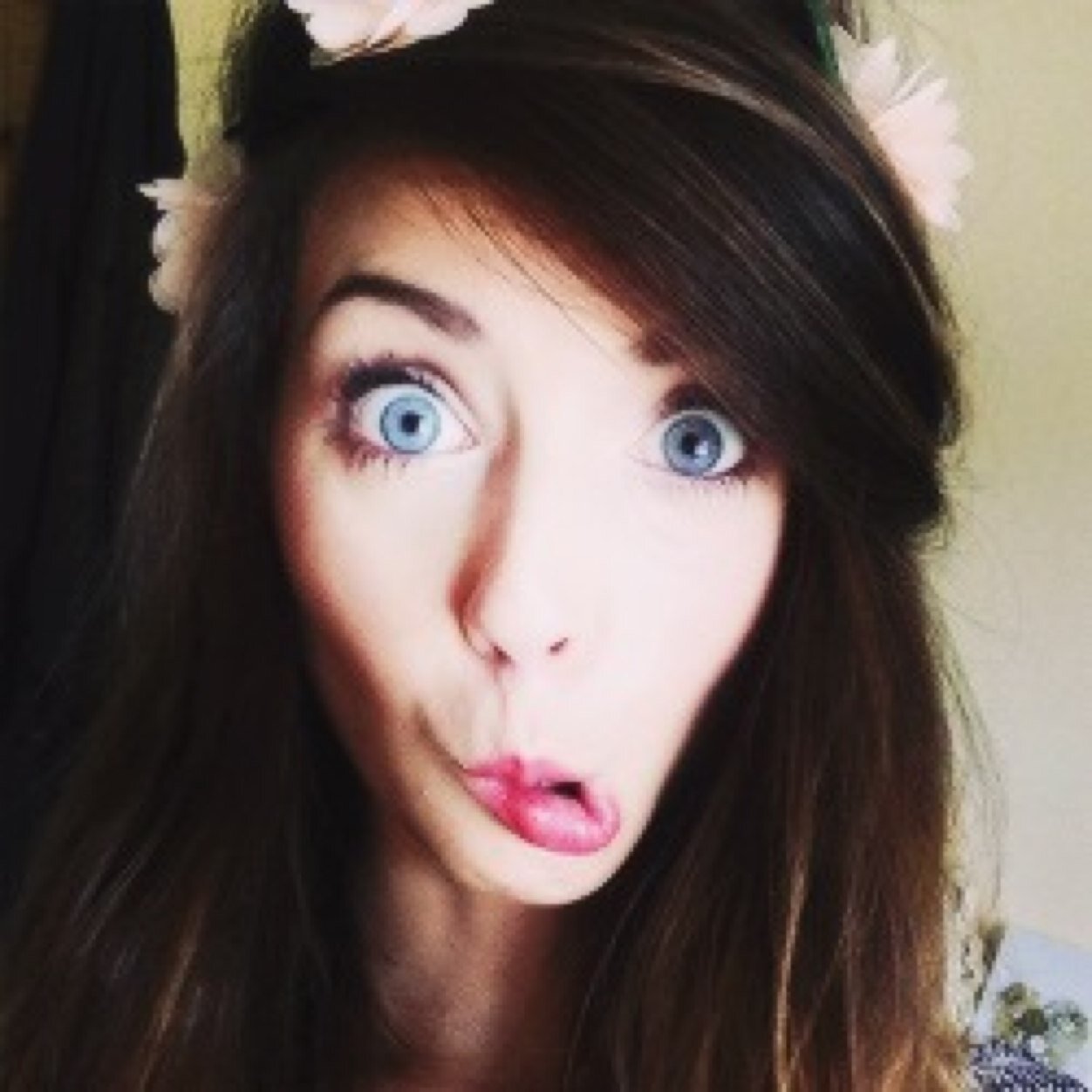 shared acc with @Marcy_ButBut. Zoe is our queen, alfie is our king, louise is our princess and joes our prince.