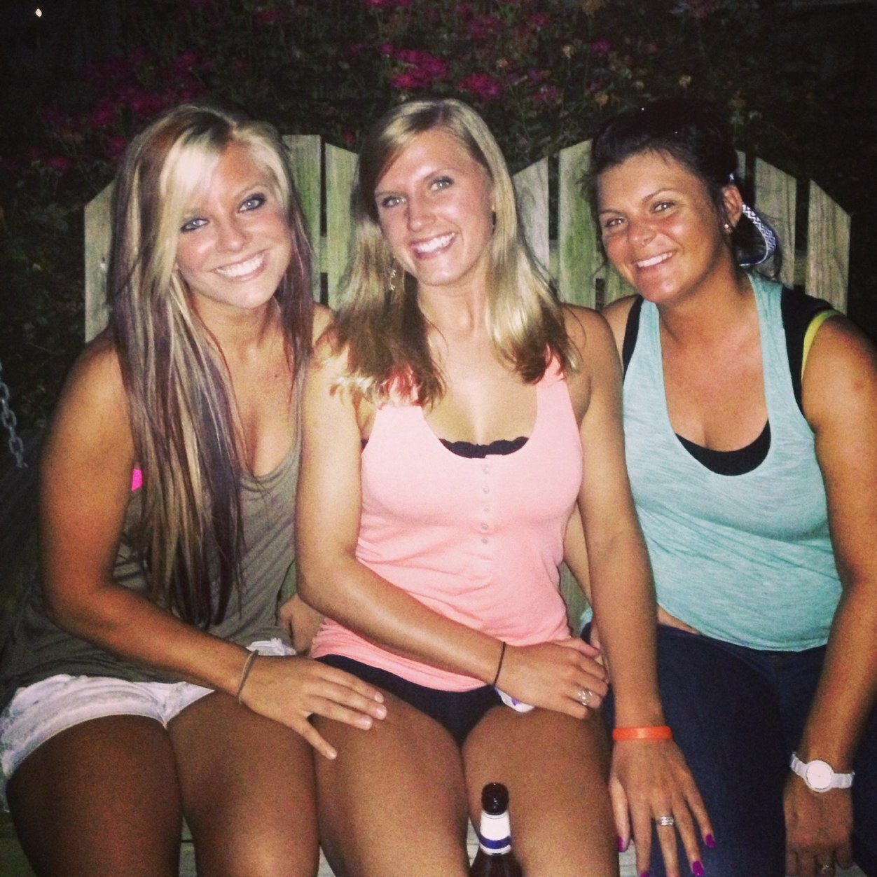 emily_bays90's profile picture. 