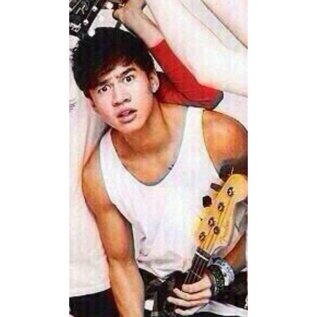 mhmItsSaved3's profile picture. hey beautiful can u please follow @calumsbuttfor1D for me? thank you so much ily, stay fab ☀️