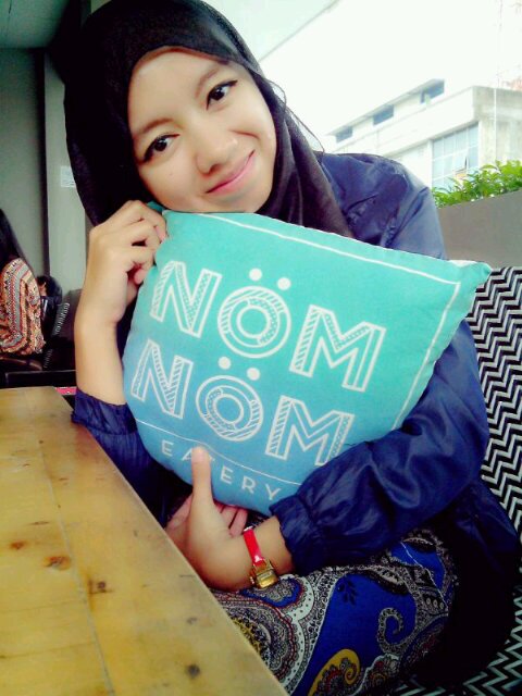 Owner of @raudafashion and @proyo_id. Committee @HijabersCommBdg. Love fashion, traveling and unique things.