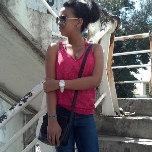 -Soy Como Soy Sin Envidiar A Nadie :) -Aprendiiendo A Valor A Los Qk Me Valoran Muazzz :) ♥ Yo No Canbio PSSS ♥  (YO No Soy Rara Eh QK Tu Ere Muy Común Ahh :3
