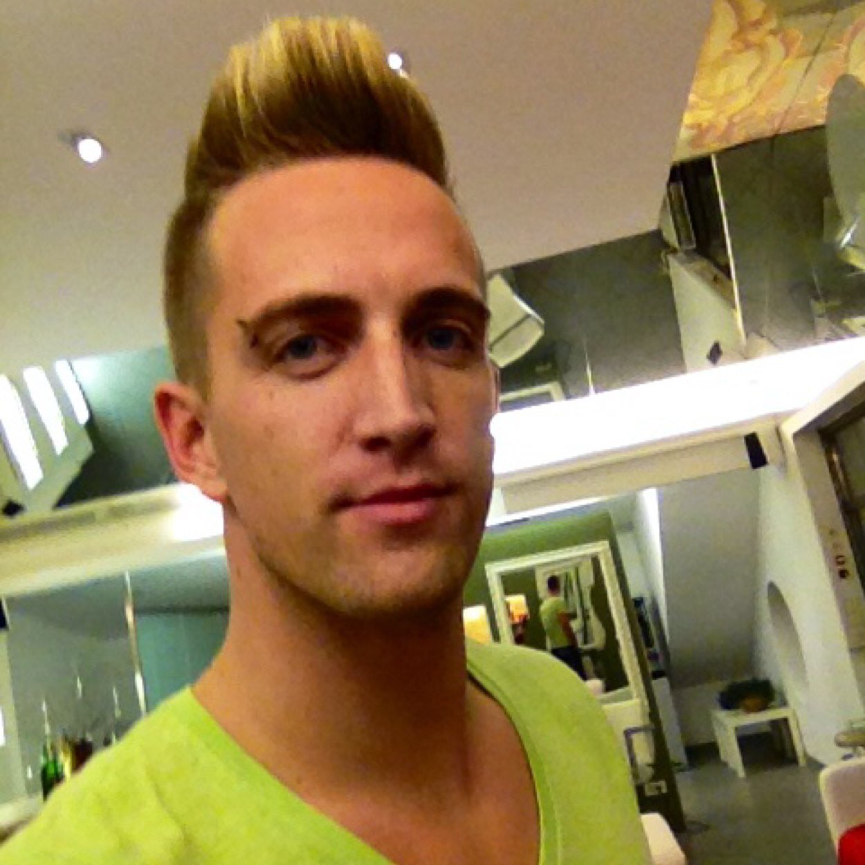 Fengshuen's profile picture. 