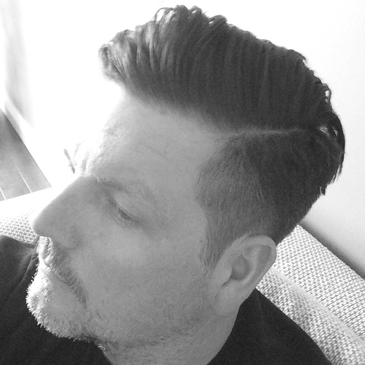 Husband, papa of 3 beautiful girls, caterer, coach & postie!
