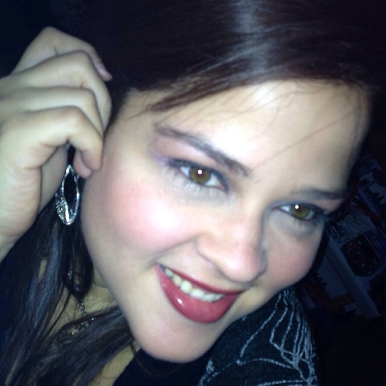 Siemplemente yo auténtica y espontánea... Siempre voy detrás de lo q siento, cada tanto muero y aquí estoy, porque esta vida es bonita, pero a Mi Manera!
