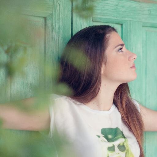 Twitter oficial de la artista Nerea Cerezo.