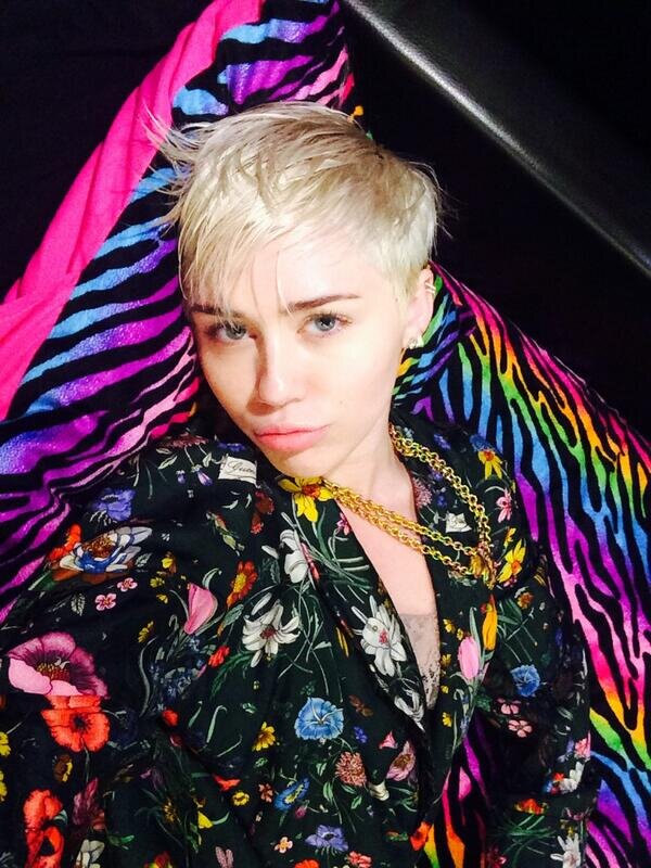 Miley Ray Cyrus is my idol ♥ #BANGERZ is my drug.  S M I L E R !  BANGERZ TOUR 2014. [13/06/14] ♡