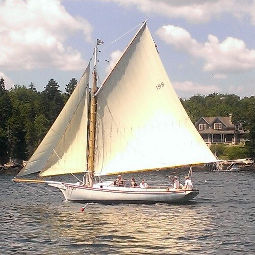Join Captain Bill Campbell for an unforgettable cruising experience in the waters off beautiful Boothbay Harbor, Maine!