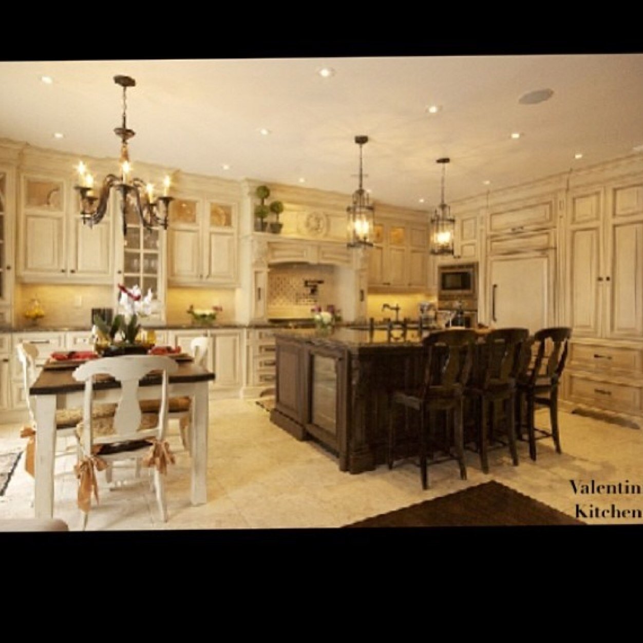 Valentini Kitchens is a true Family Business that has been owned and operated by the Pasquariello Family for over 40 years.