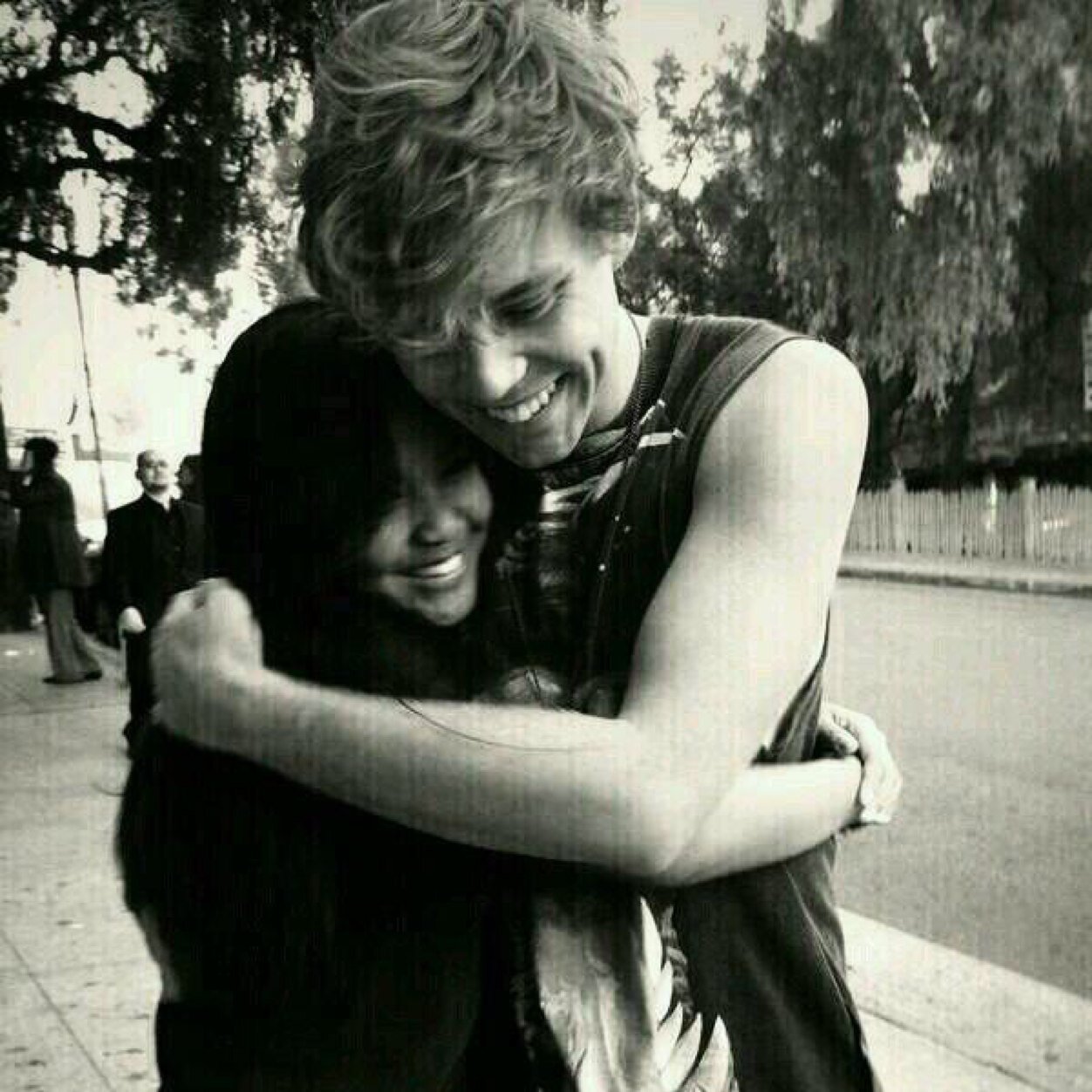 This is a free follow from @lukehemburger so go follow me on that account and if you ask I will dm you to Calum!