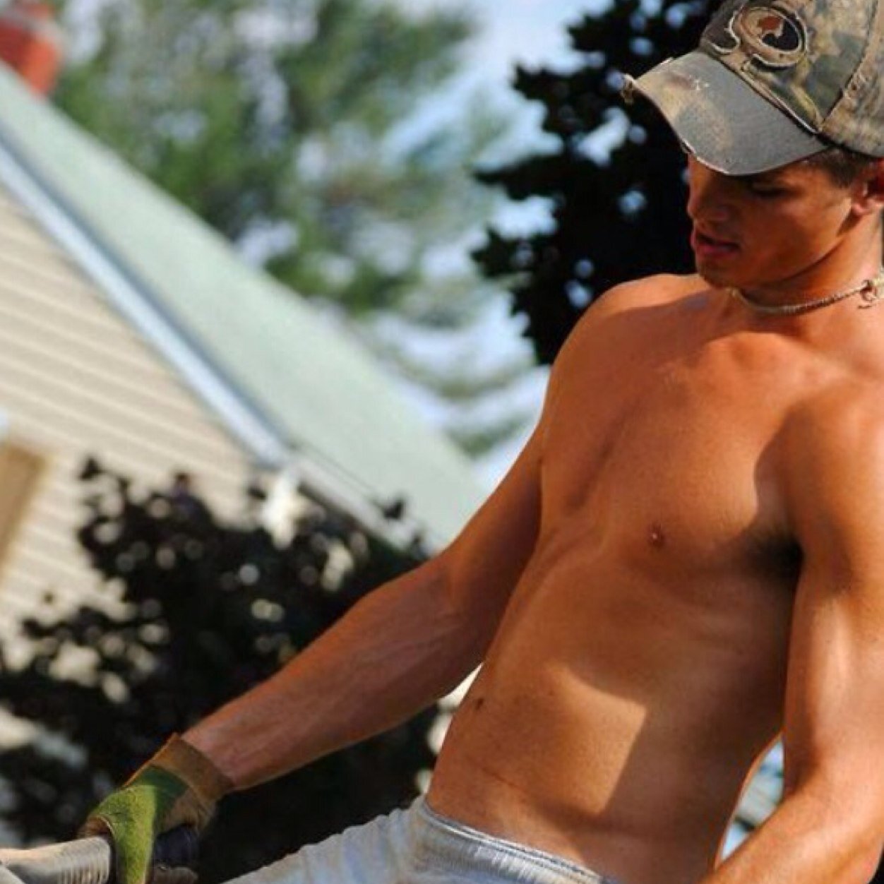 Know someone hot from South Dakota? DM me their name, city, and a picture and i'll post it!