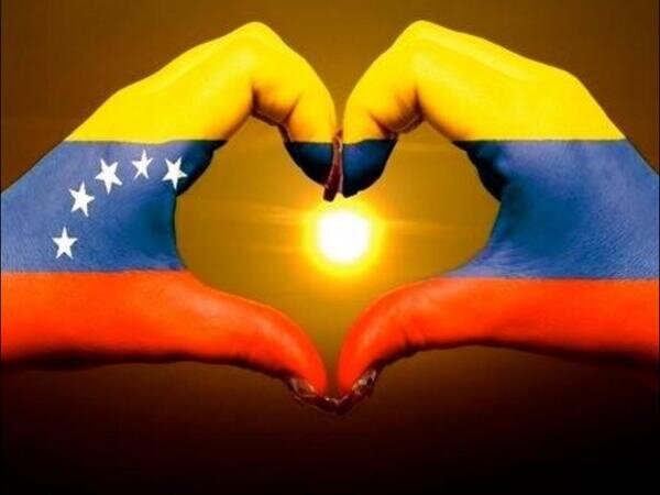 ama de casa, madre, esposa. deseo una mejor Venezuela, libre con oportunidades y progreso.