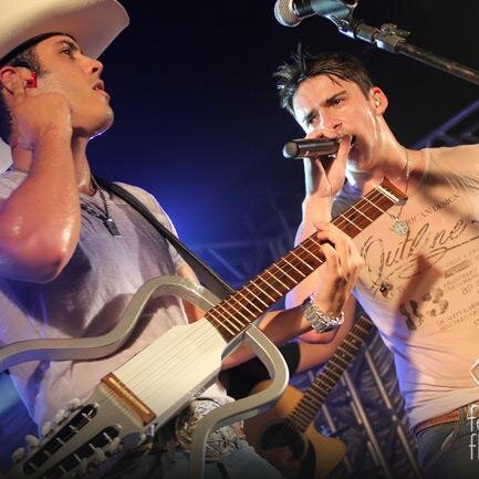 em 160 caracteres não cabe oque eu sinto por vocês♡♡ me seguiram  05/08/13.  ♫ ♫☮ ❤