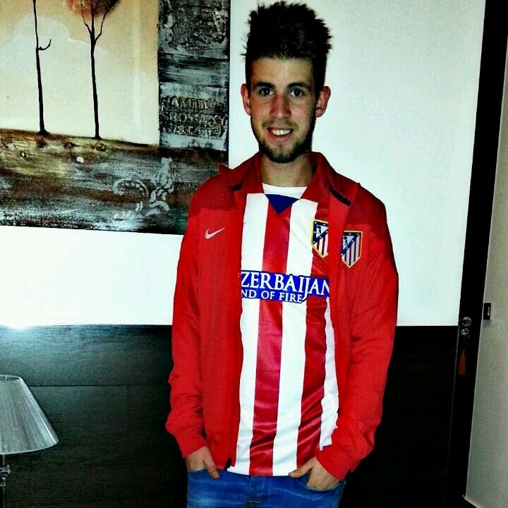Técnico en Actividades físico-deportivas en el mundo natural. Me encanta el deporte . Mi fútbol ,mi atletico ;)