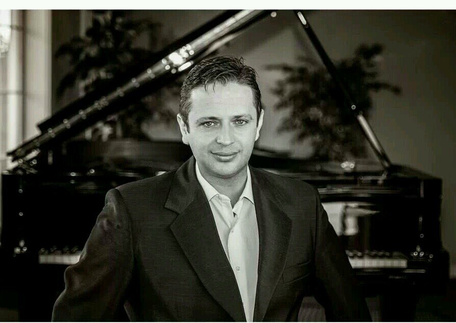 Classically trained inspirational pianist. Please support my upcoming album Healing http://t.co/hjBe02ZHp9