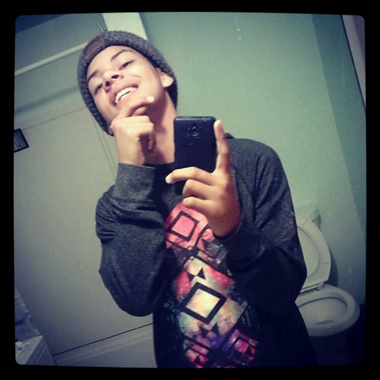 StylezErin's profile picture. MVHS chillin 2016 sophmore single ! yep me