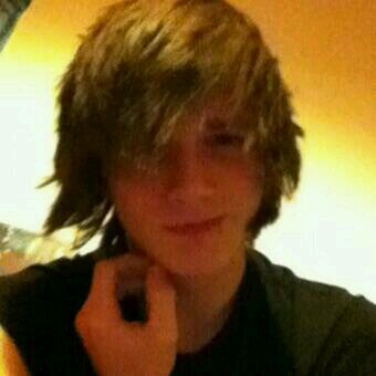 R.I.P jake 08-09-13 .R.I.P Brendon 11-11-13.   im Engaged to Caden @mew_its_caden and we have a kid called Bryce born 2:37pm 04-04-14