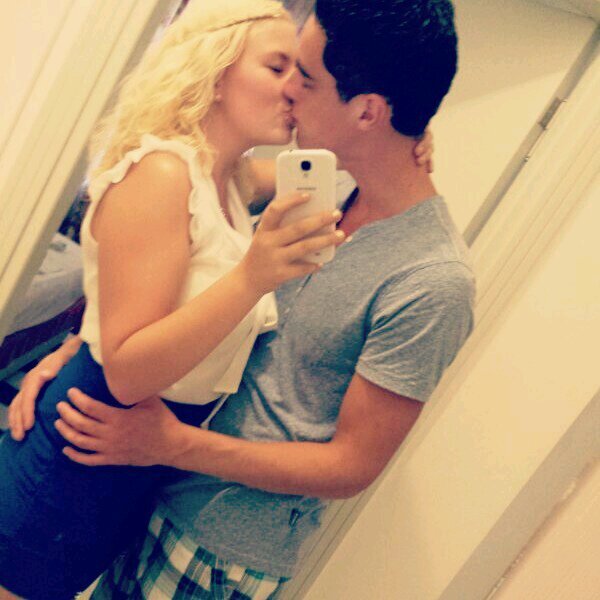 kayleighdewitte's profile picture. ♥robert