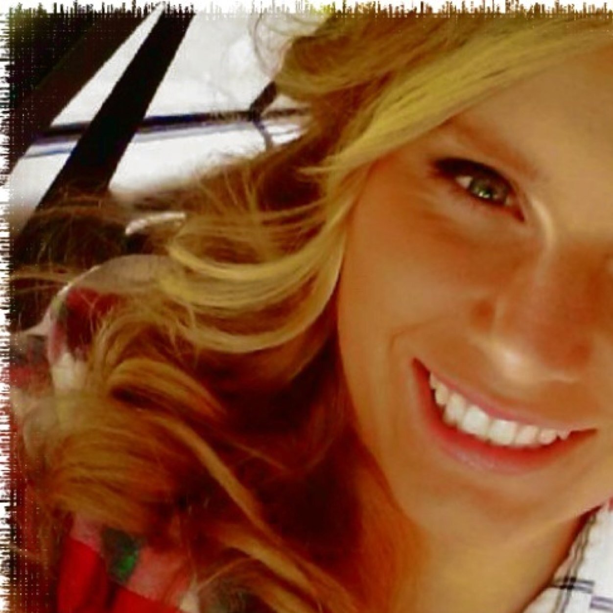 My name is Amanda, I am 18. From Dallas, Tx. Freshman at Kilgore college studying accounting!